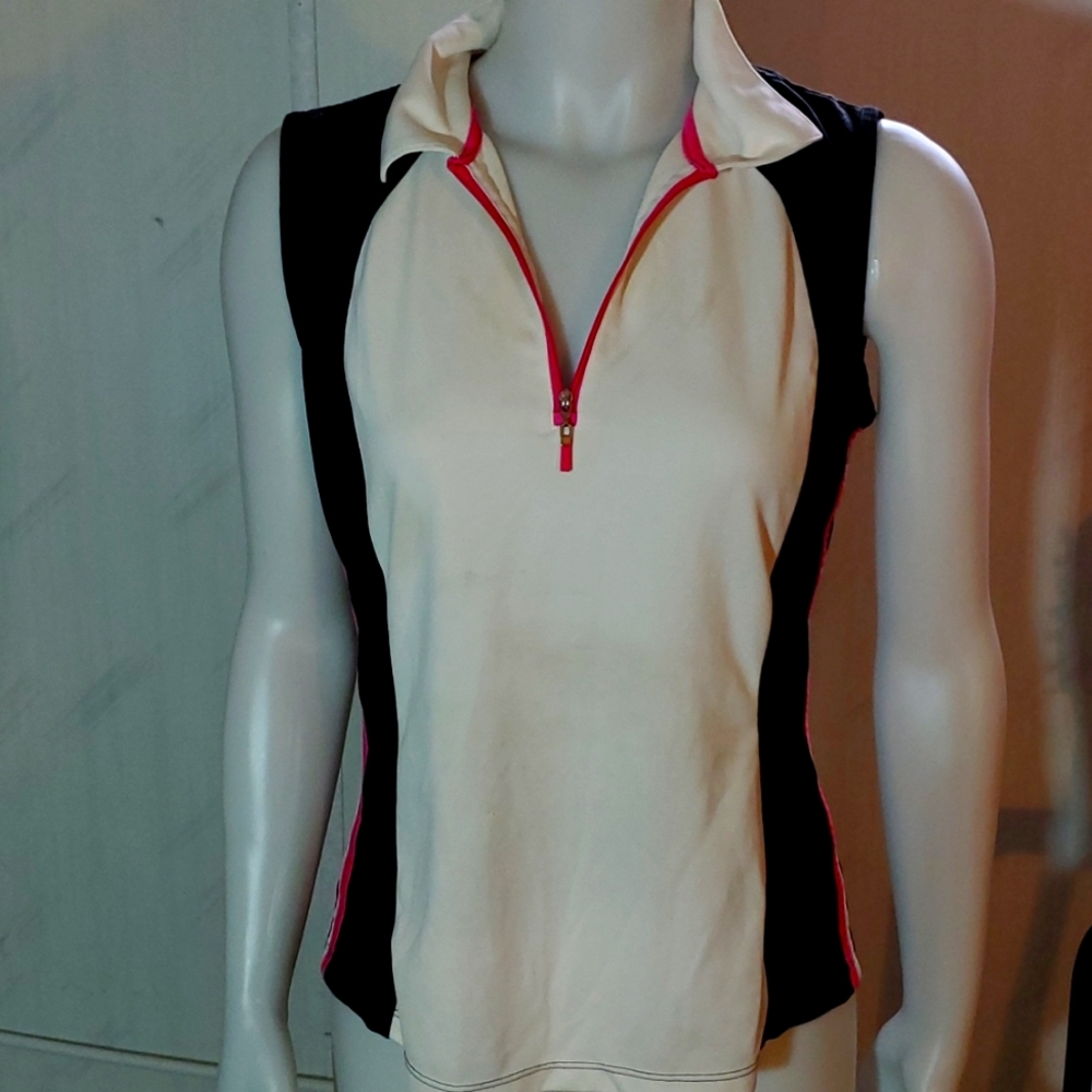 Sleeveless golf shirt